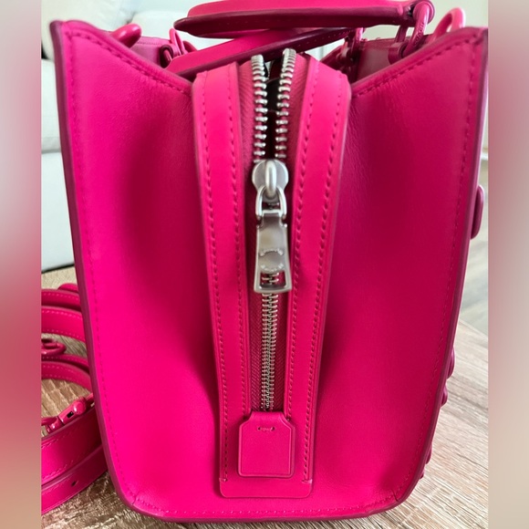 Coach Rogue 25 with Tea Rose in Dragonfruit - Picture 9 of 14